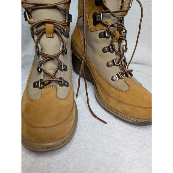 Timberland Women Boots, Amston Wheat Nubuck Leather Wedge Booties, Sz 8.5 - Picture 5 of 10